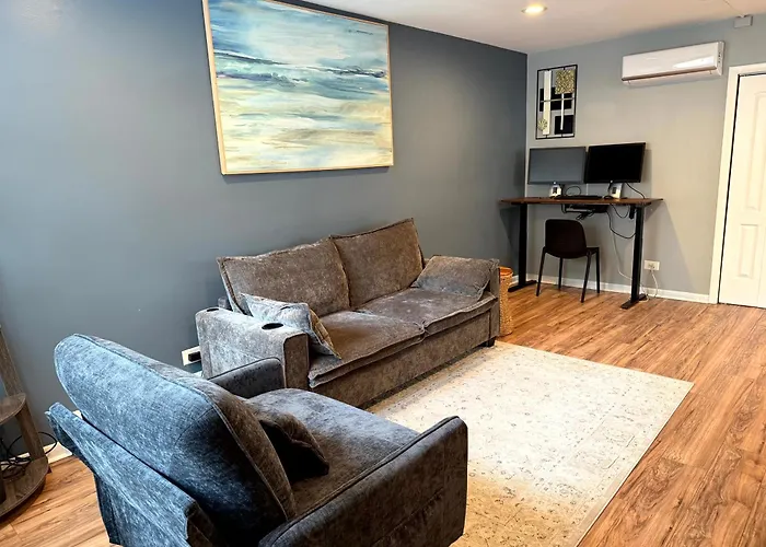 1br Free Parking, Near Transit And Dining Apartment *