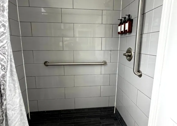1br Free Parking, Near Transit And Dining Chicago