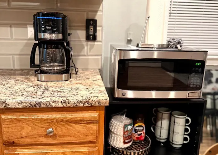 1br Free Parking, Near Transit And Dining
