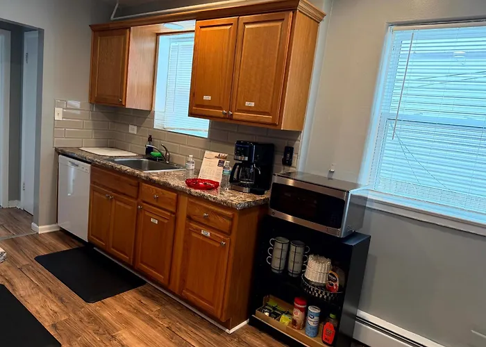 1br Free Parking, Near Transit And Dining